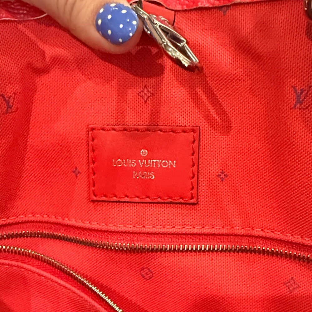 Louis Vuitton Red and Pink Ombre Neverfull Tote Bag - Picture 4 of 9